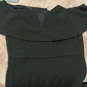 Beautiful off the shoulder black Le Chateau dress. Size XL.